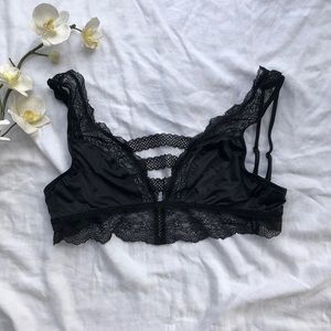 Black Bralette VS